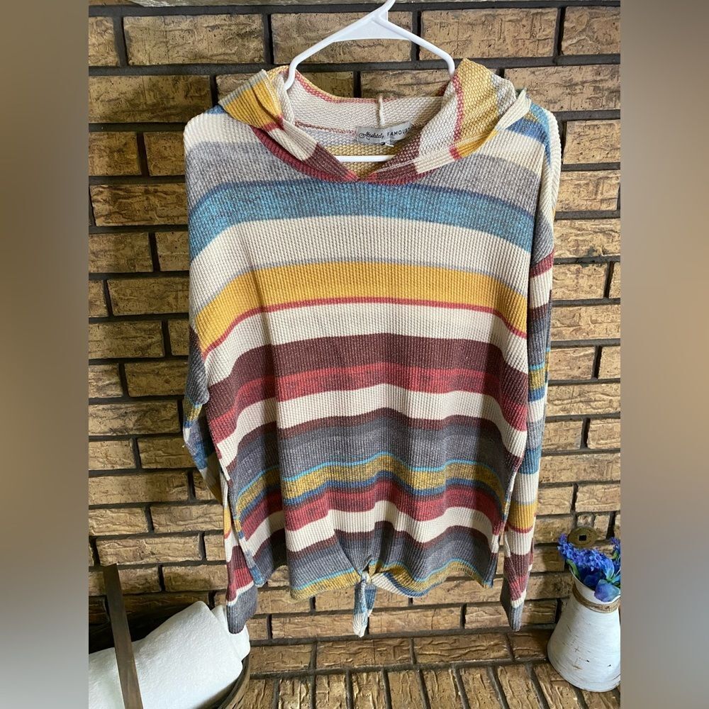 Absolutely famous hooded shirt